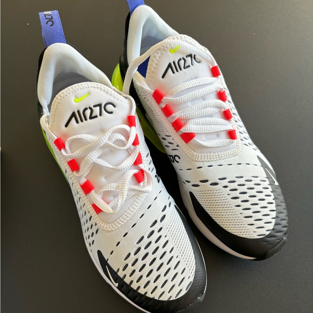 AIR MAX 270